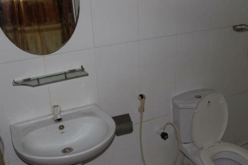 Sandy Bay Hotel Arugambay