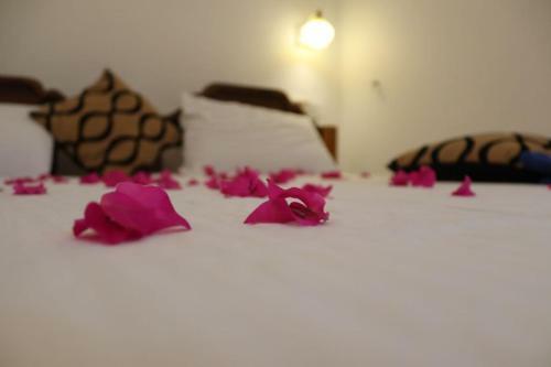 Sandy Bay Hotel Arugambay