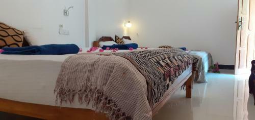 Sandy Bay Hotel Arugambay