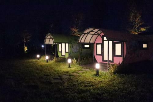 Qian Qian Riverside B&B