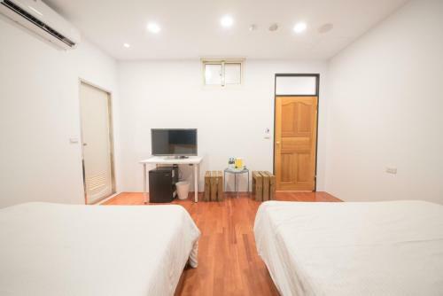 Deer Traveler Hostel