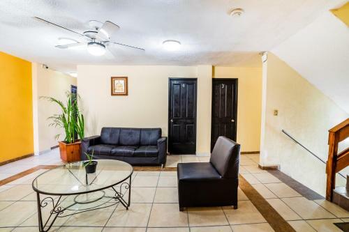 Oyo Hotel Bugambilia