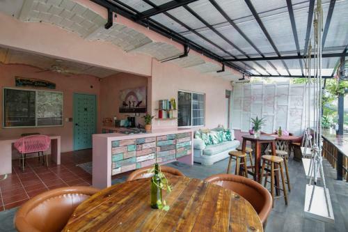 Albergue My Sisters House - Female Only