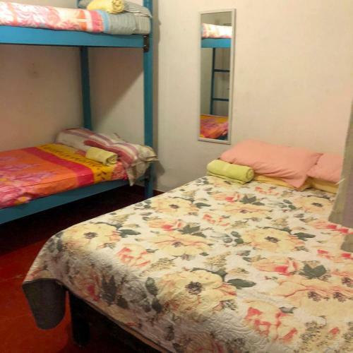 Hostal Casa Chuparrosa House