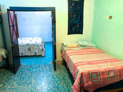Hostal Casa Chuparrosa House