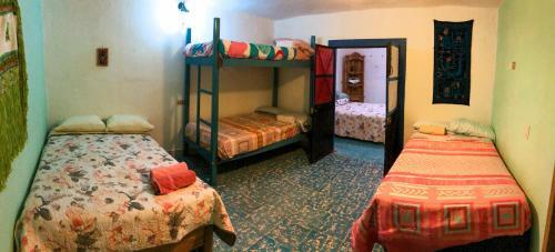 Hostal Casa Chuparrosa House