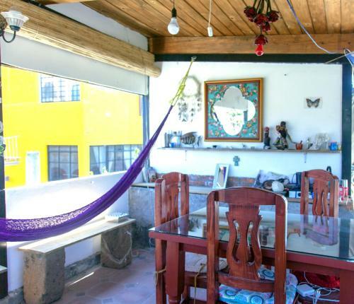 Hostal Casa Chuparrosa House