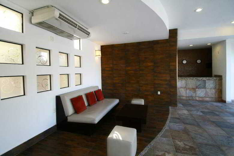 Nina Hotel & Beach Club