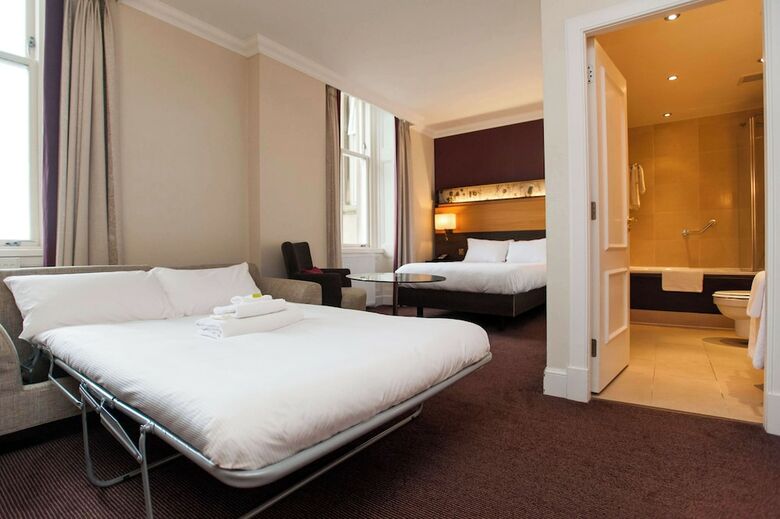 Doubletree By Hilton Dunblane Hydro Hotel