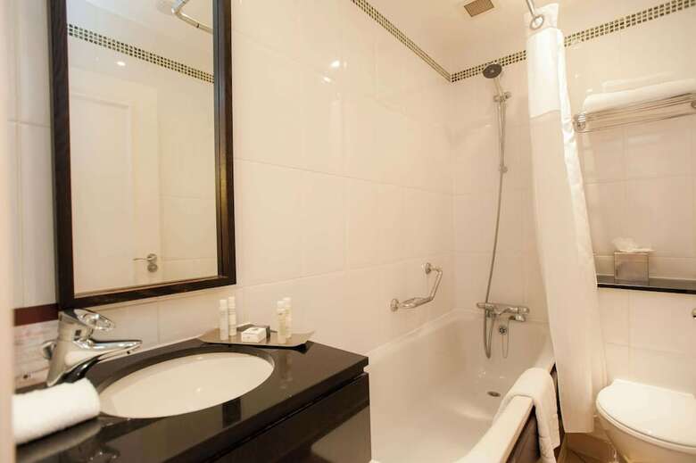 Doubletree By Hilton Dunblane Hydro Hotel