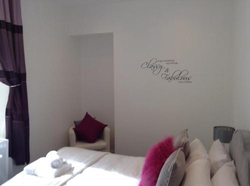 Mode Apartments
