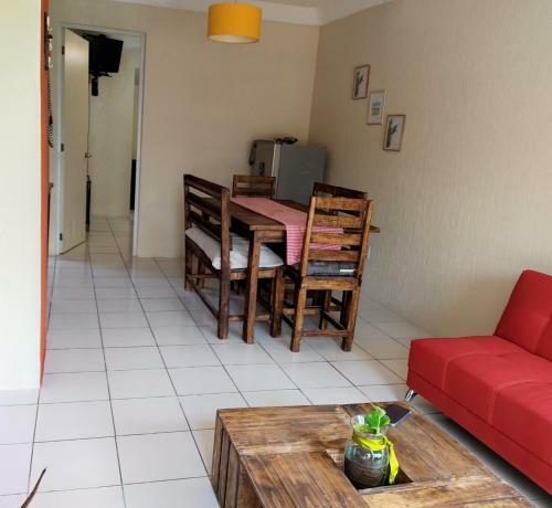 Bed & Breakfast Casa Roja, Puerta Trasera, Jard�n Y Alberca