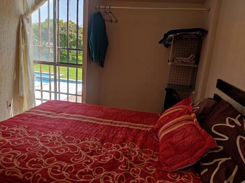 Bed & Breakfast Casa Roja, Puerta Trasera, Jard�n Y Alberca