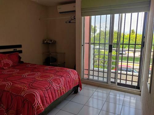 Bed & Breakfast Casa Roja, Puerta Trasera, Jard�n Y Alberca