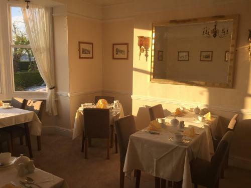 Hostal The Chatsworth