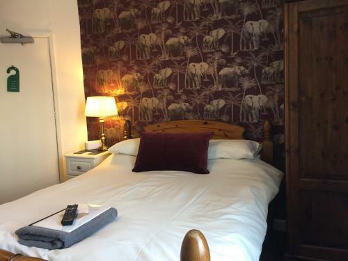 Hostal Whitecliff Guest House