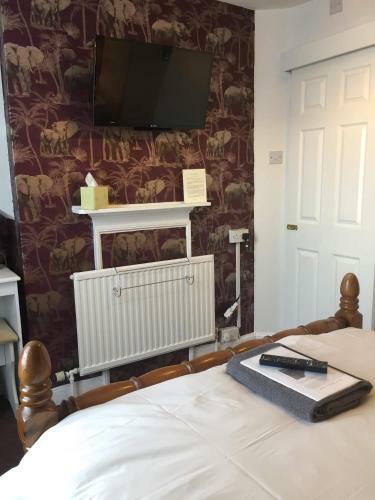 Hostal Whitecliff Guest House
