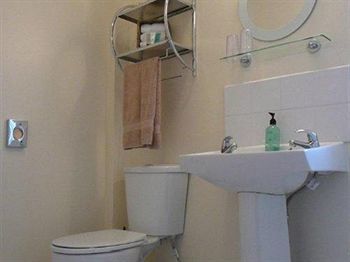 Hostal Crofton Guest House