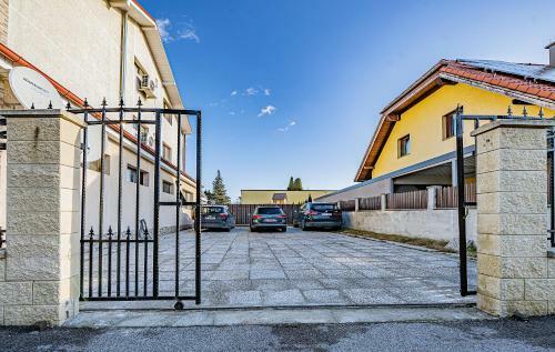 Hostal Pension Onix Vienna Airport