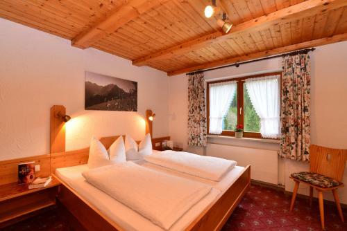 Hostal Landhaus Almrausch