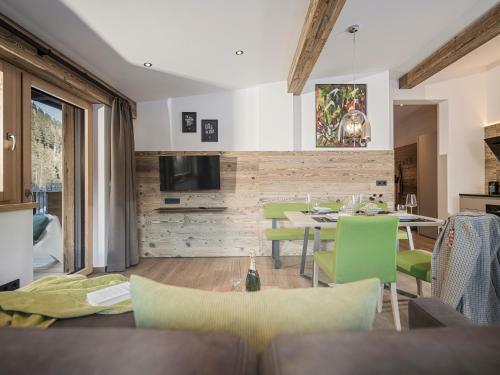 Lenzup Apartments