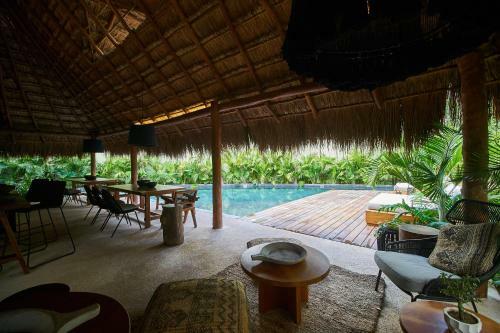 Apartamento Jungle Luxury Tulum Condo: Private Pool & Jacuzzi
