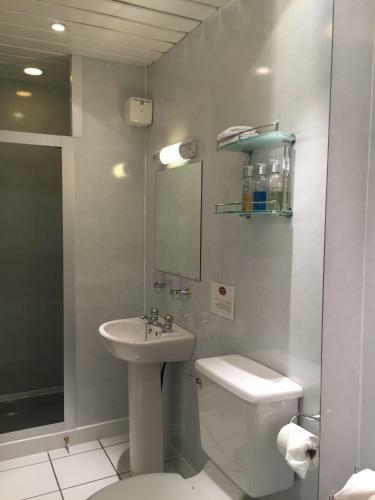 Hostal Ashdene House