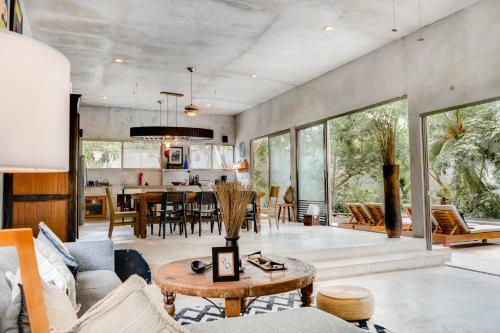 900 Sqm Villa Arthur Concierge Security