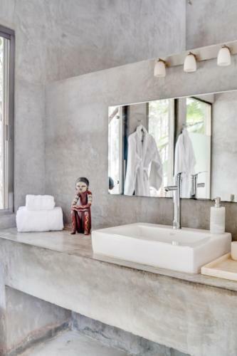 900 Sqm Villa Arthur Concierge Security