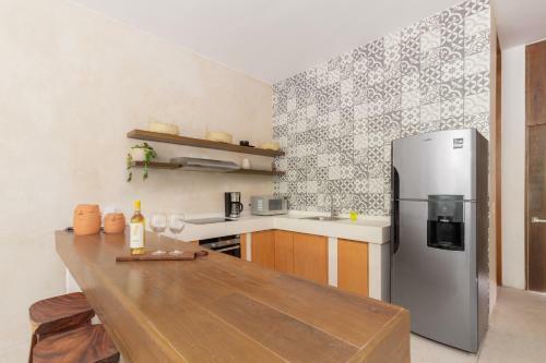 Unique And Exclusive 2 Apartments In 1 Awesome Complex Pool And Amenities