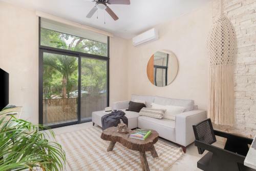 Unique And Exclusive 2 Apartments In 1 Awesome Complex Pool And Amenities