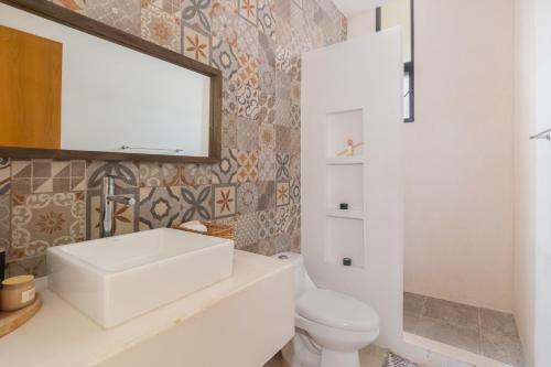 Unique And Exclusive 2 Apartments In 1 Awesome Complex Pool And Amenities