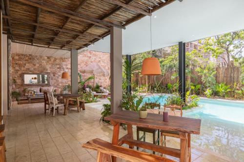 Unique And Exclusive 2 Apartments In 1 Awesome Complex Pool And Amenities