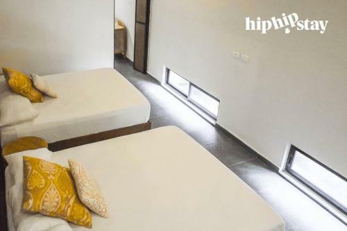 The Enrique Inglesias Villa - Hiphipstay