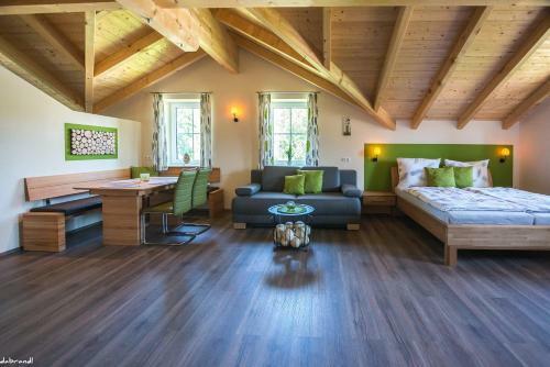 Agroturismo Strau�enhof Halmer
