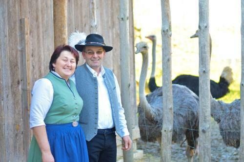 Agroturismo Strau�enhof Halmer