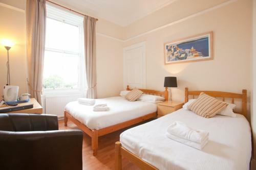 Hostal Garfield Guest House