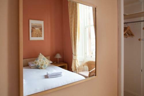 Hostal Garfield Guest House