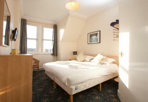 Hostal Garfield Guest House