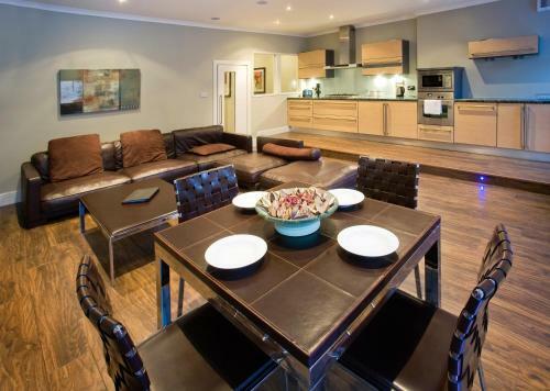 Burnets Apartments