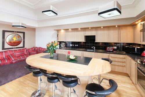 Burnets Apartments