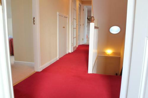 Hostal Marchfield Guest House