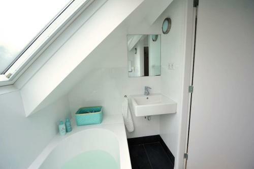 Lovely Beachhouse In Ouddorp