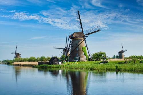 Magnificent Farmhouse In Central Holland 4a 2c