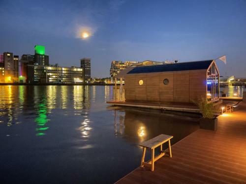 Wikkelboat Nr4 At Floating Rotterdam Rijnhaven
