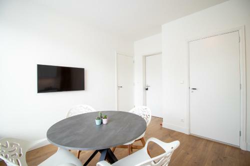 Escamp Apartments