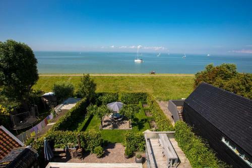 Stadeshuys Seaview Apartments Stavoren