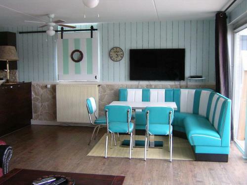 Ferienhaus-beach-bay-direkt-am-see-mit-badebucht