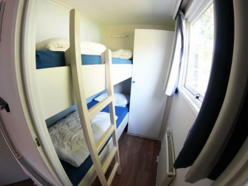 Detached Chalet With A Dishwasher At 21 Km. From Leeuwarden