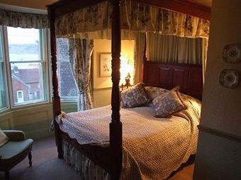 Hostal Tall Storeys
